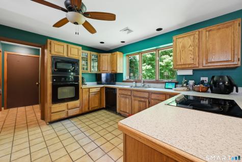 19 Hi Barlow Road Newtown CT 06470