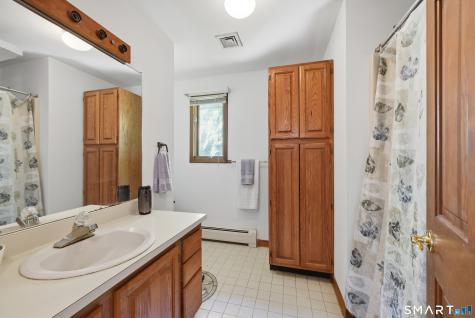 19 Hi Barlow Road Newtown CT 06470