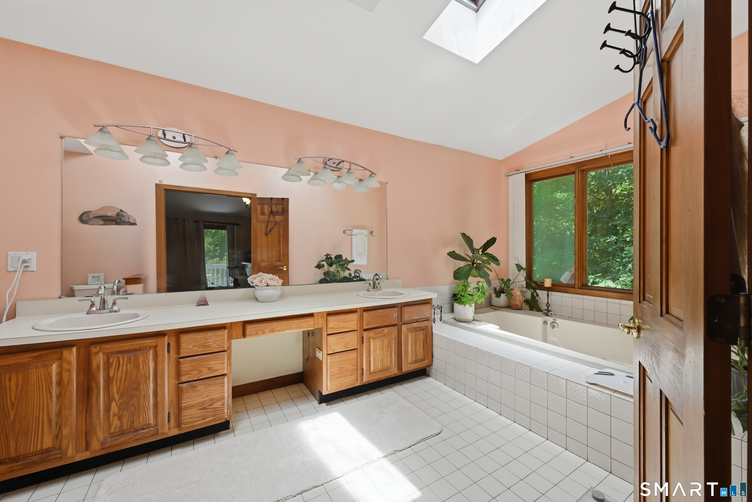 19 Hi Barlow Road Newtown CT 06470