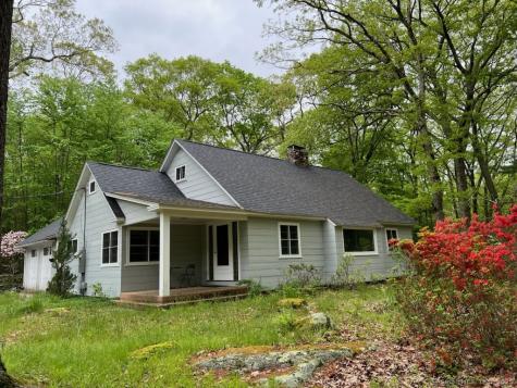 10 Hillside Circle Mansfield CT 06268