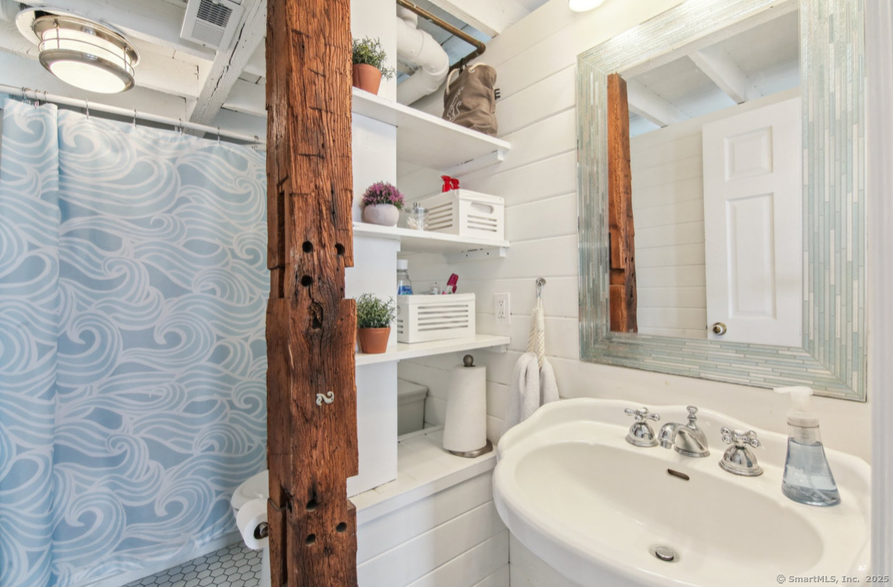 75 North Main Street East Hampton CT 06424