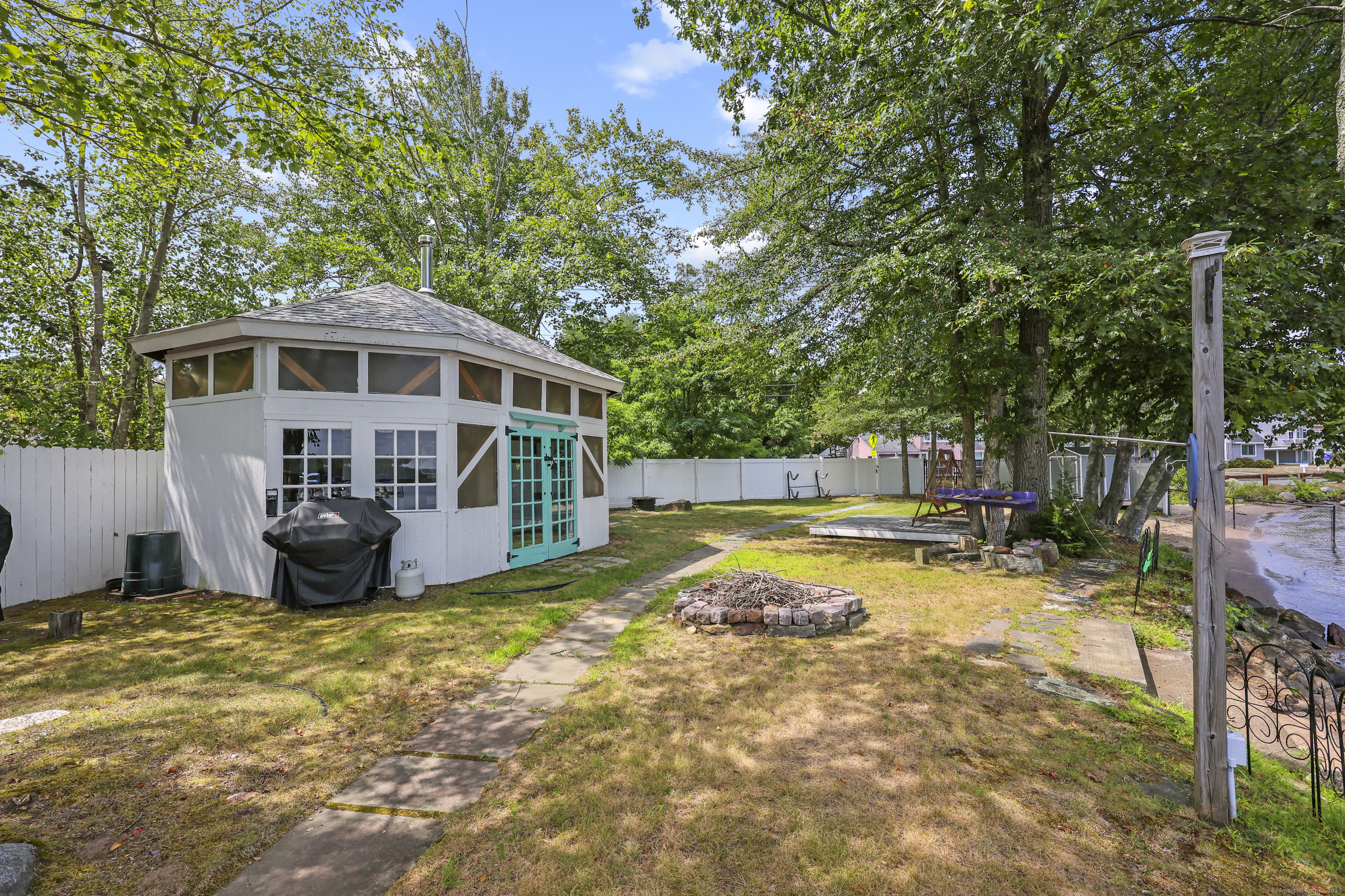 75 North Main Street East Hampton CT 06424