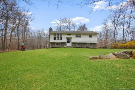 3 Twin Rocks Drive New Fairfield CT 06812