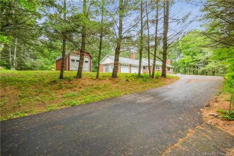 22 Richards Road Brookfield CT 06804