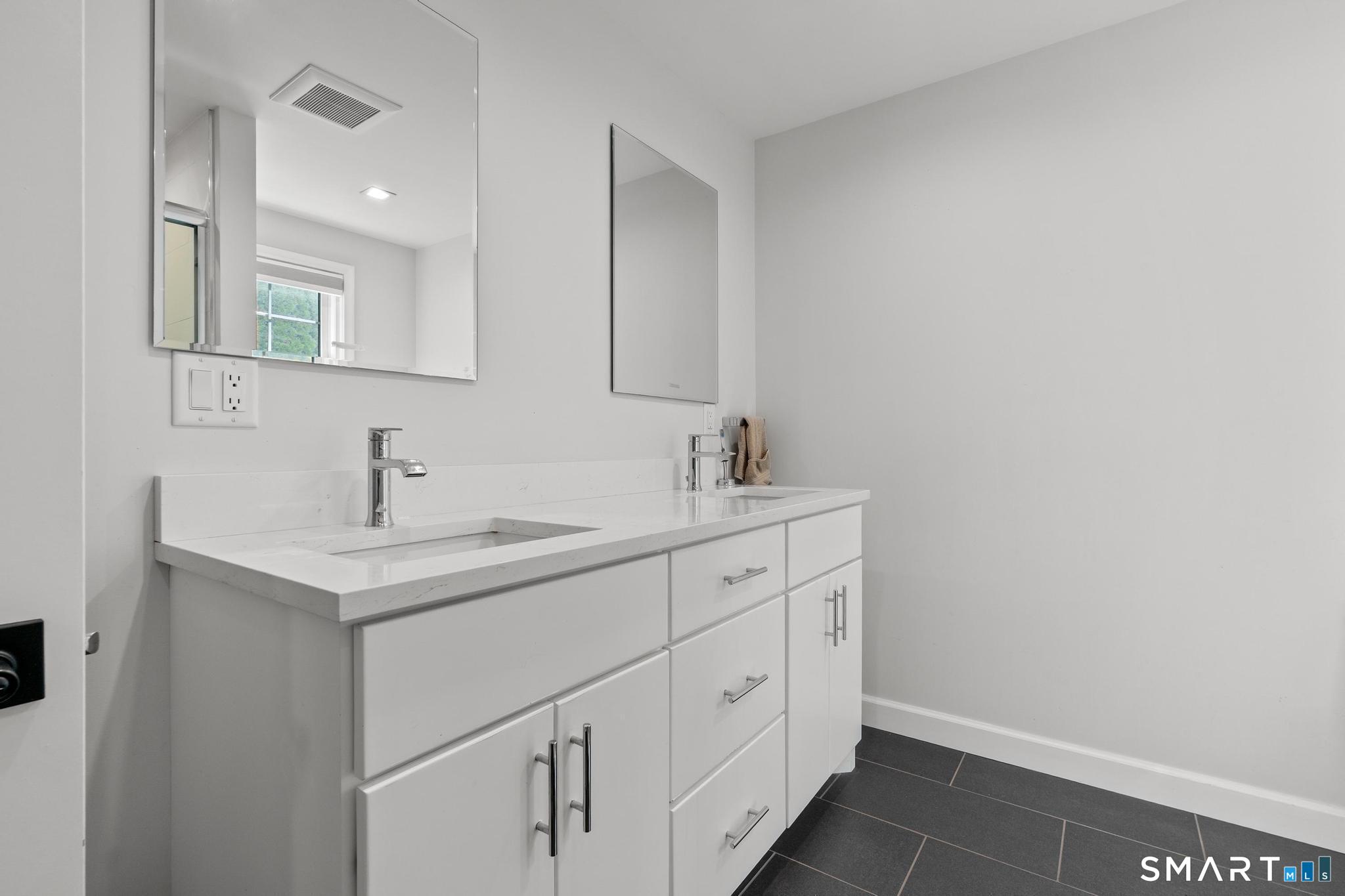 29 Visgrove Lane West Hartford CT 06117