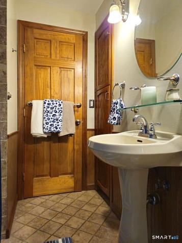 35 Lardner Road Bristol CT 06010