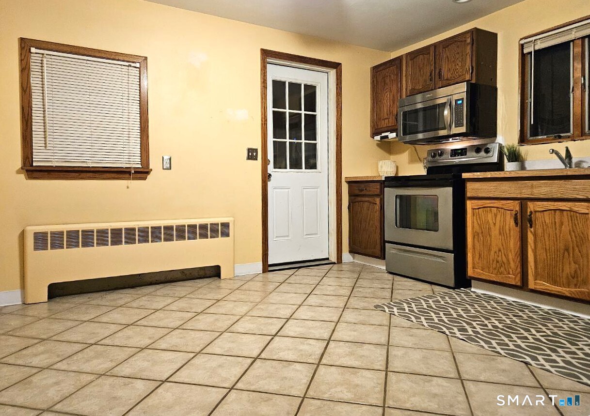 35 Lardner Road Bristol CT 06010