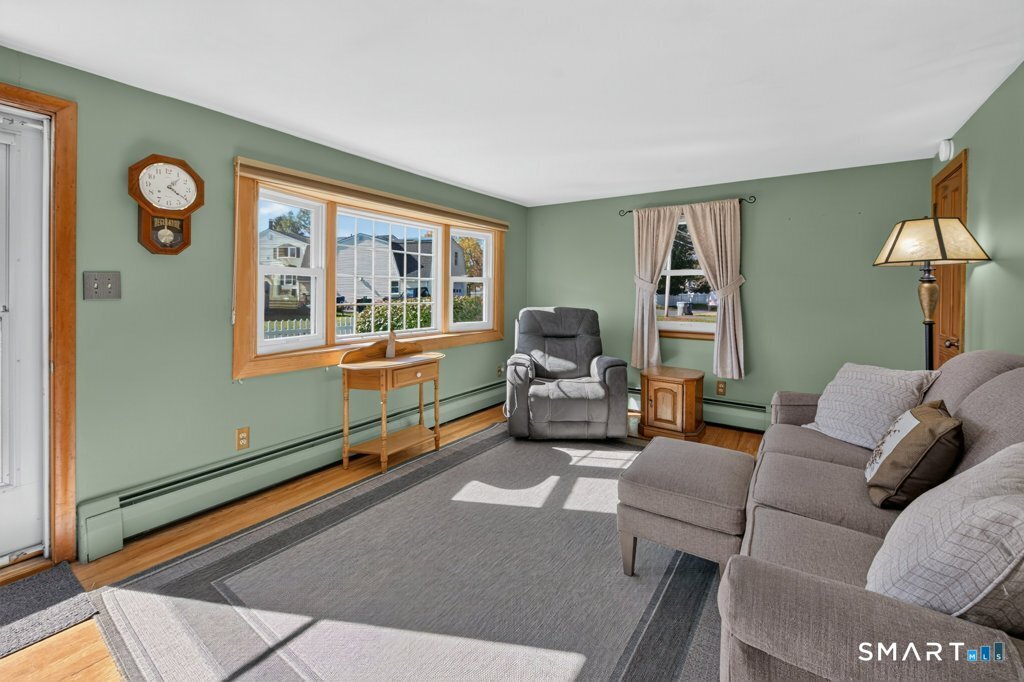 28 Dewey Place Plainville CT 06062