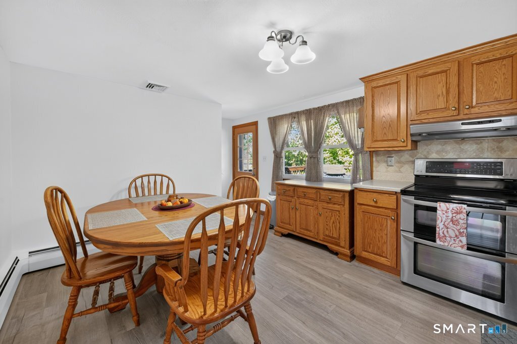 28 Dewey Place Plainville CT 06062