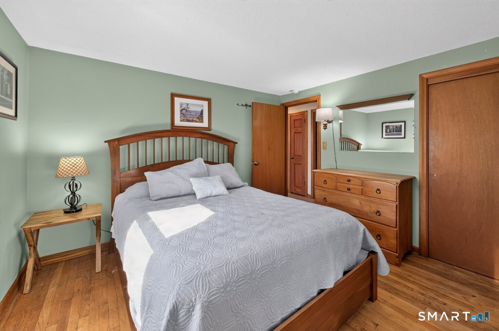 28 Dewey Place Plainville CT 06062