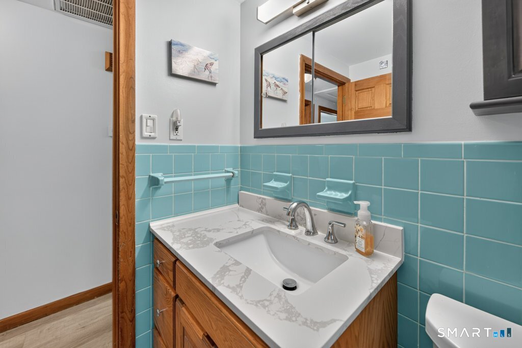 28 Dewey Place Plainville CT 06062