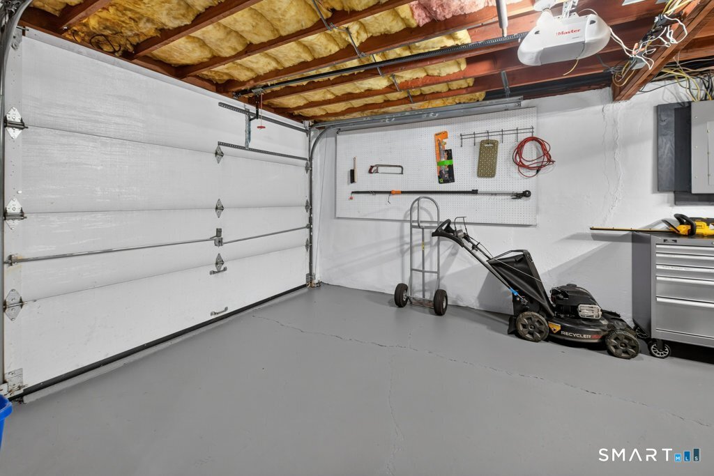 28 Dewey Place Plainville CT 06062