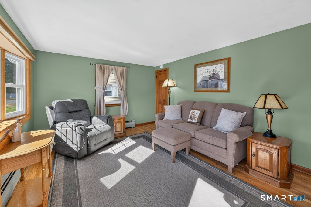 28 Dewey Place Plainville CT 06062