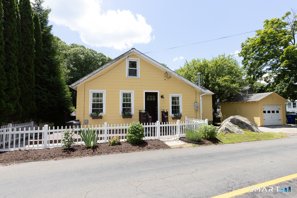 50 Pond Meadow Road Essex CT 06442