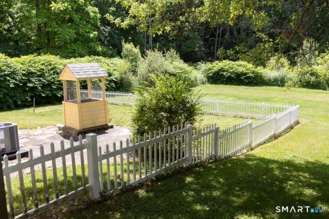 50 Pond Meadow Road Essex CT 06442