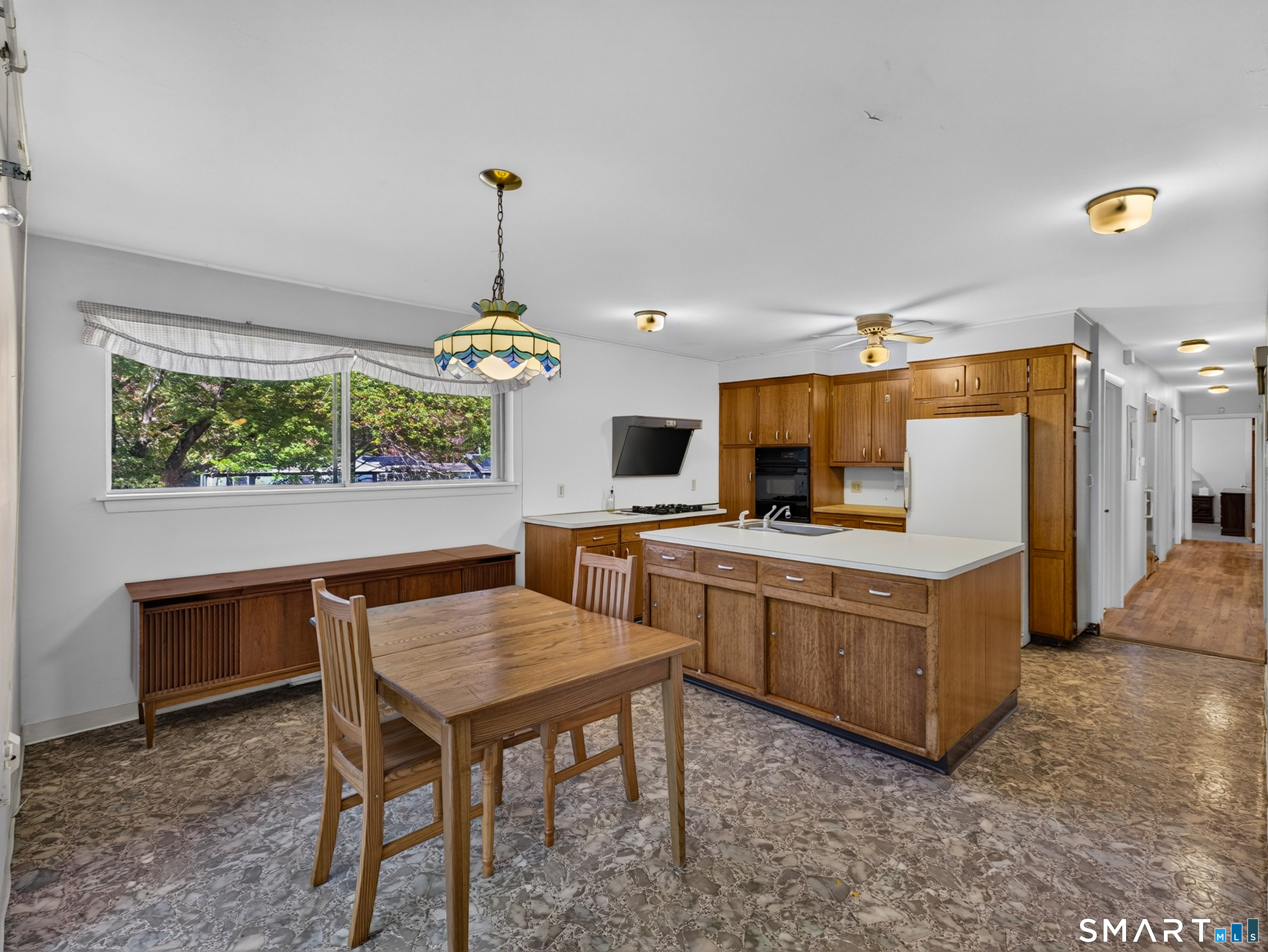 33 North High Street Clinton CT 06413