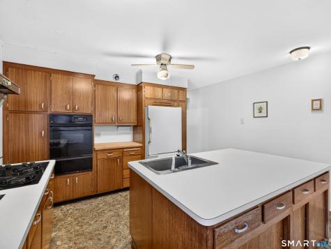 33 North High Street Clinton CT 06413