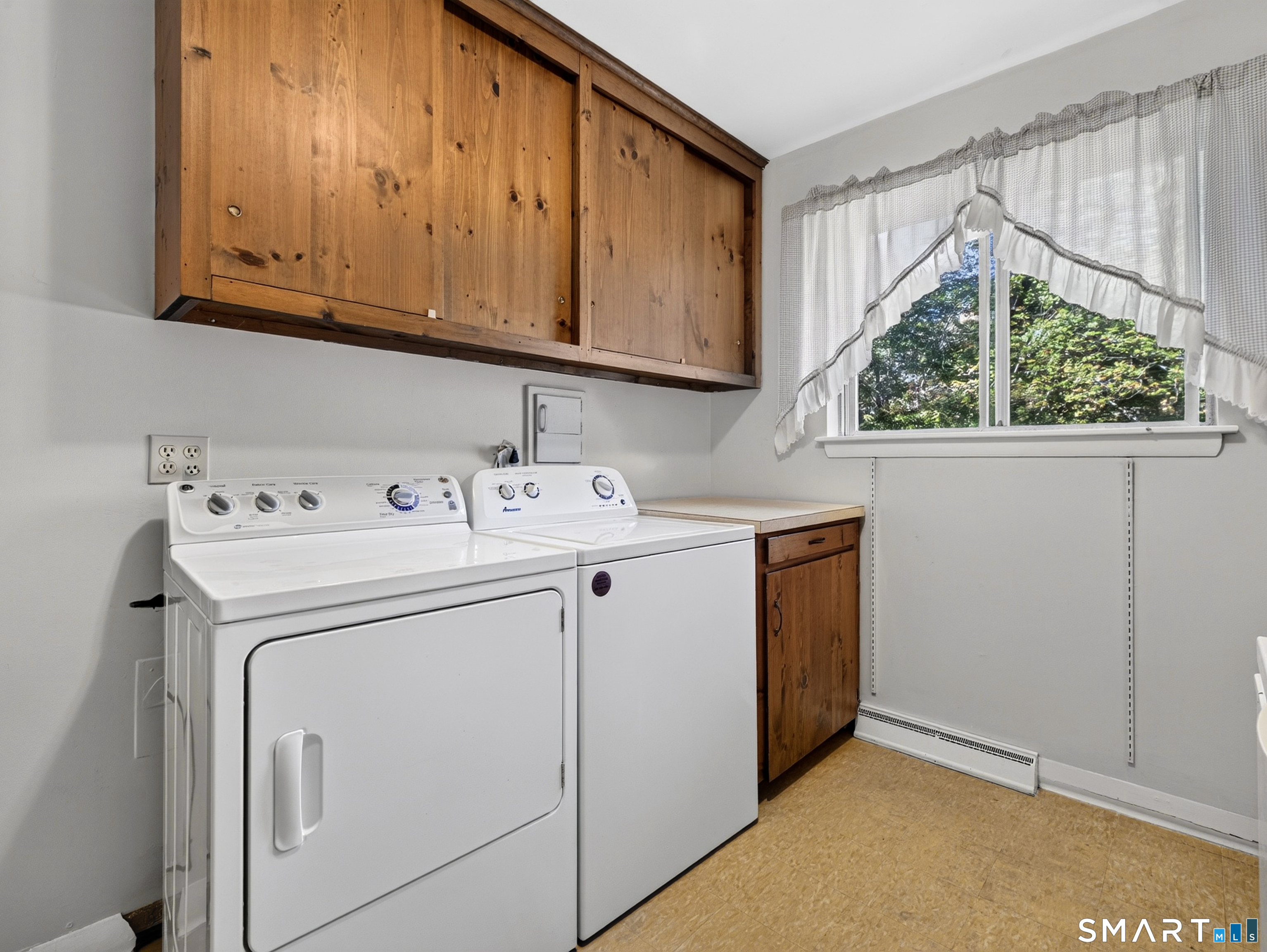 33 North High Street Clinton CT 06413