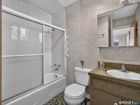 33 North High Street Clinton CT 06413