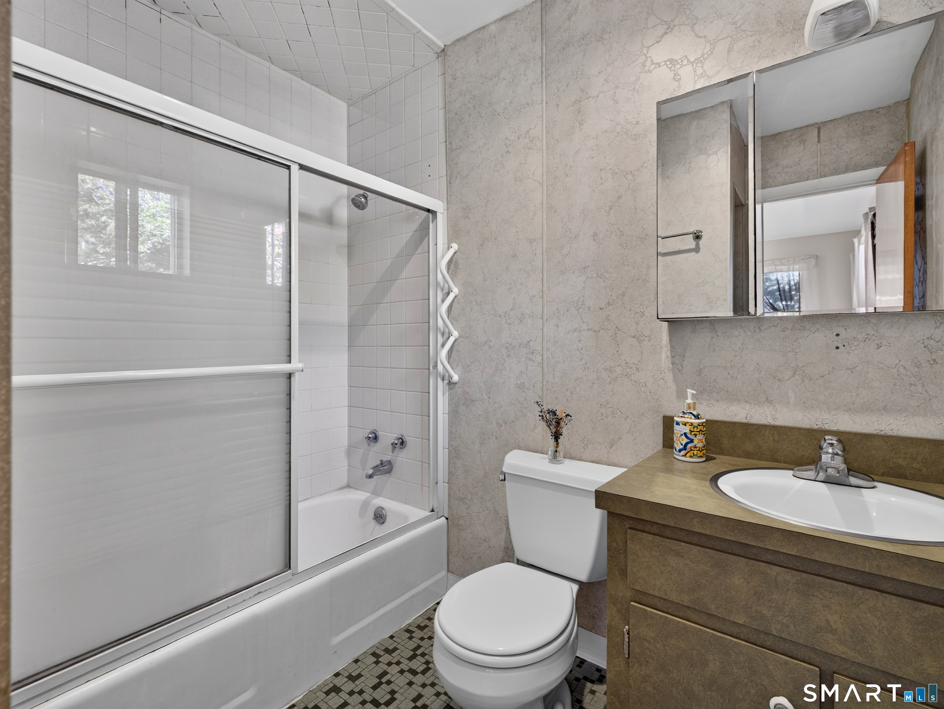 33 North High Street Clinton CT 06413
