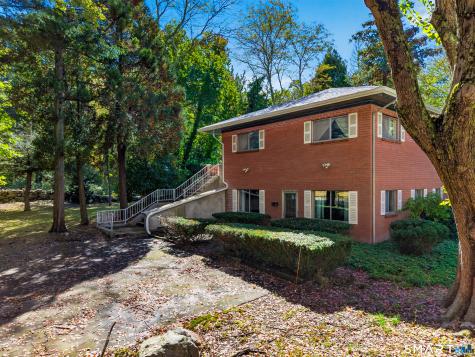33 North High Street Clinton CT 06413