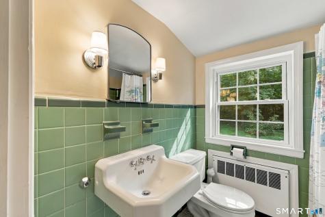 27 Grant Hill Road Bloomfield CT 06002