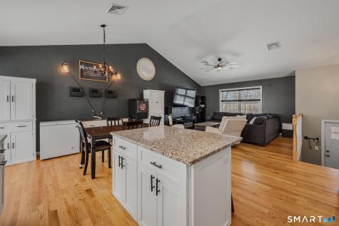 19 Moxley Road Montville CT 06382