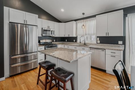 19 Moxley Road Montville CT 06382