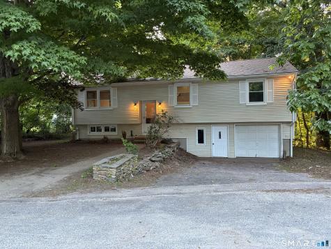 6 Elaine Street Bozrah CT 06334