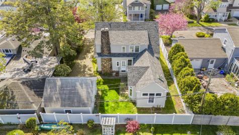 29 Crescent Bluff Avenue Branford CT 06405
