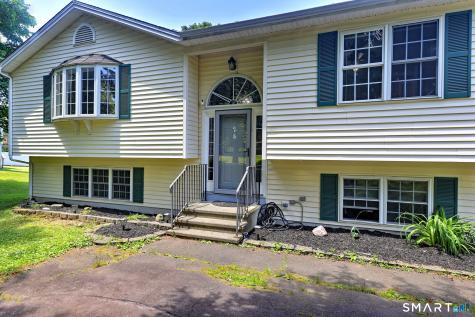 24 Warner Road North Haven CT 06473