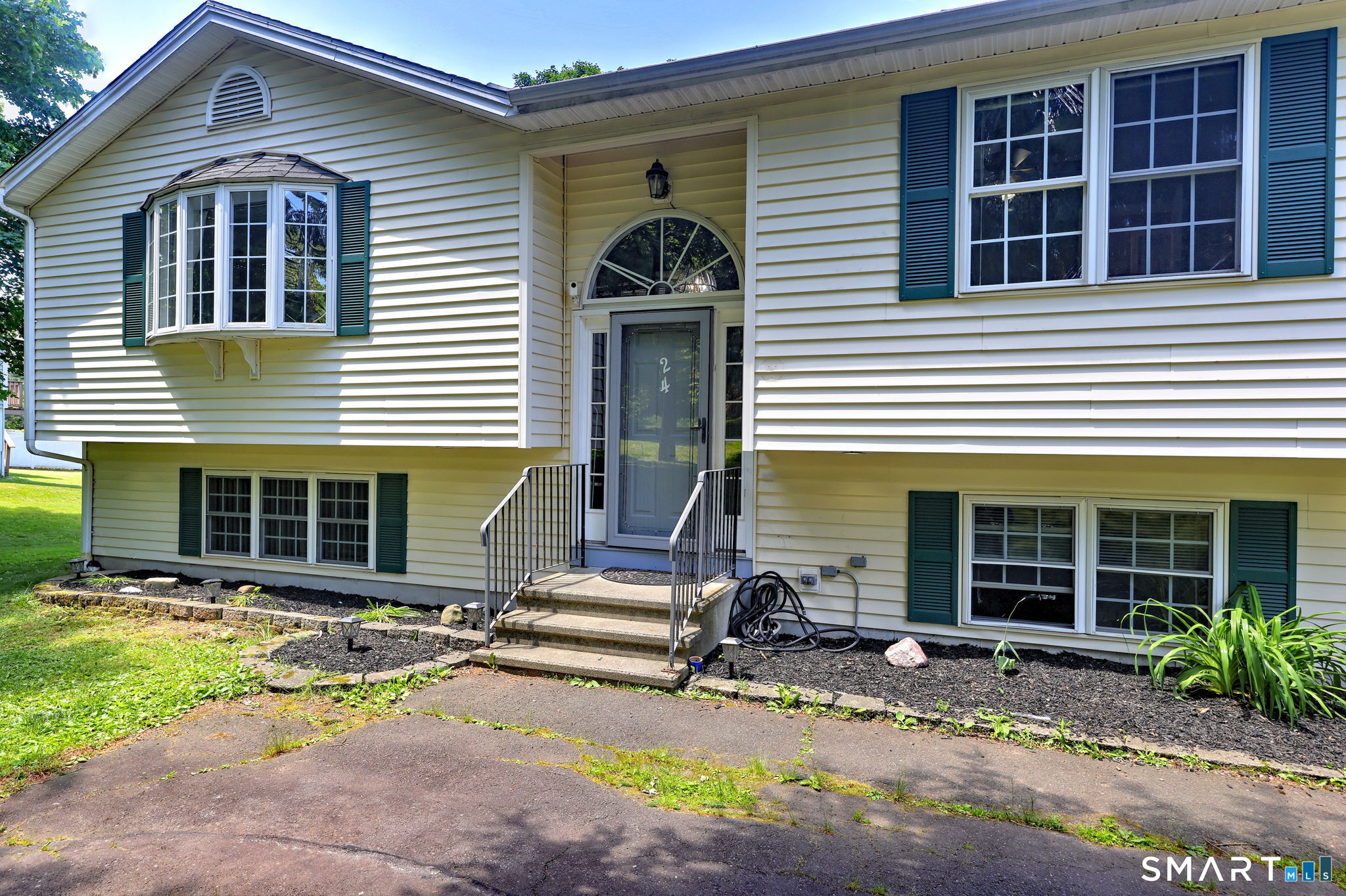 24 Warner Road North Haven CT 06473