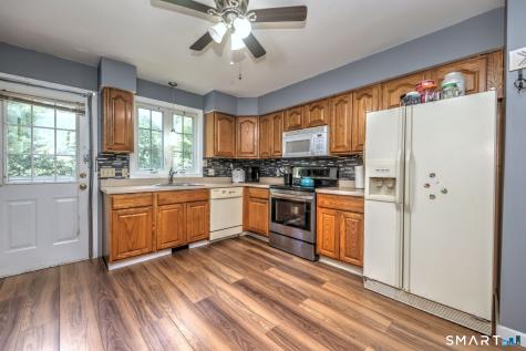 24 Warner Road North Haven CT 06473