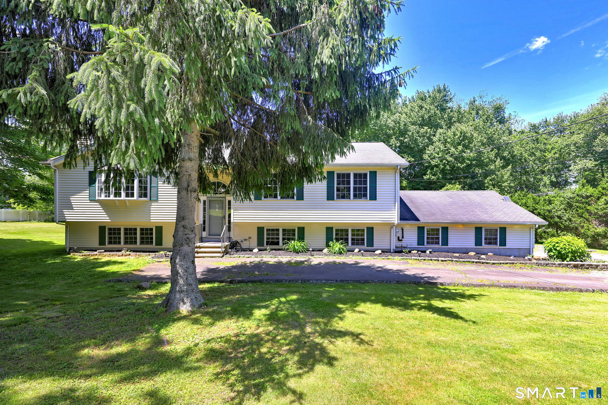 24 Warner Road North Haven CT 06473
