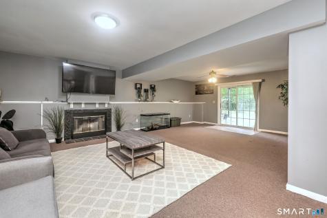 24 Warner Road North Haven CT 06473