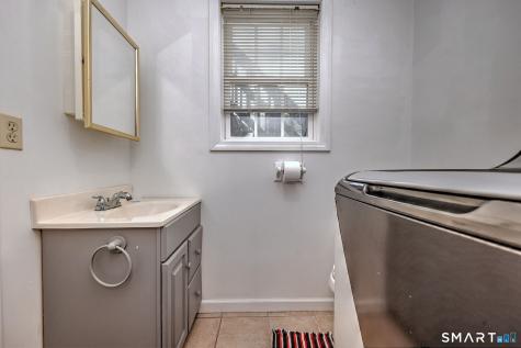 24 Warner Road North Haven CT 06473