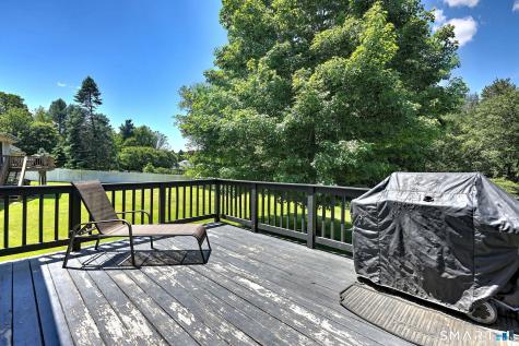 24 Warner Road North Haven CT 06473