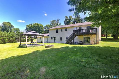 24 Warner Road North Haven CT 06473