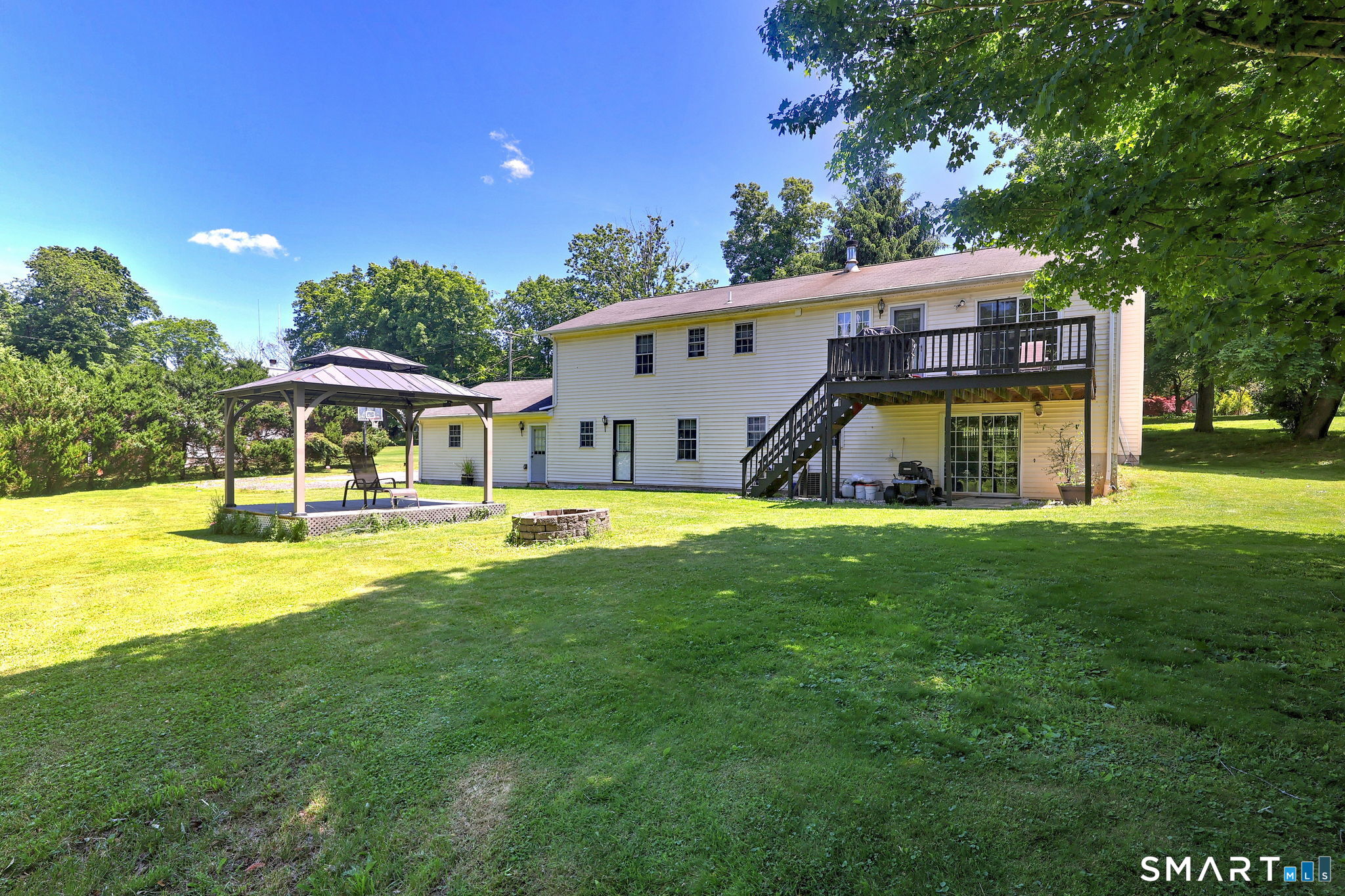 24 Warner Road North Haven CT 06473