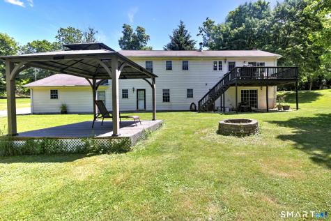 24 Warner Road North Haven CT 06473