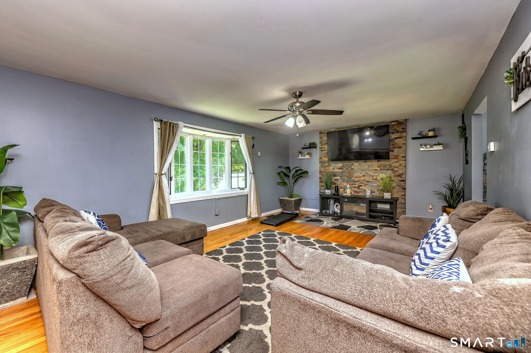 24 Warner Road North Haven CT 06473