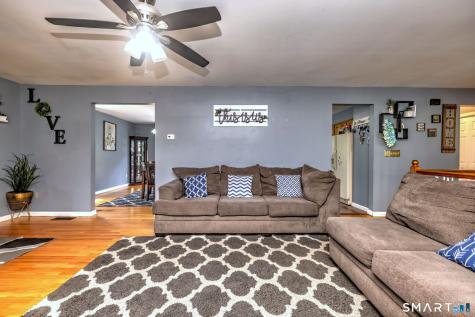 24 Warner Road North Haven CT 06473
