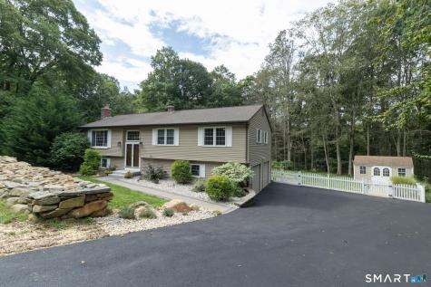 952 Maple Hill Road Guilford CT 06437