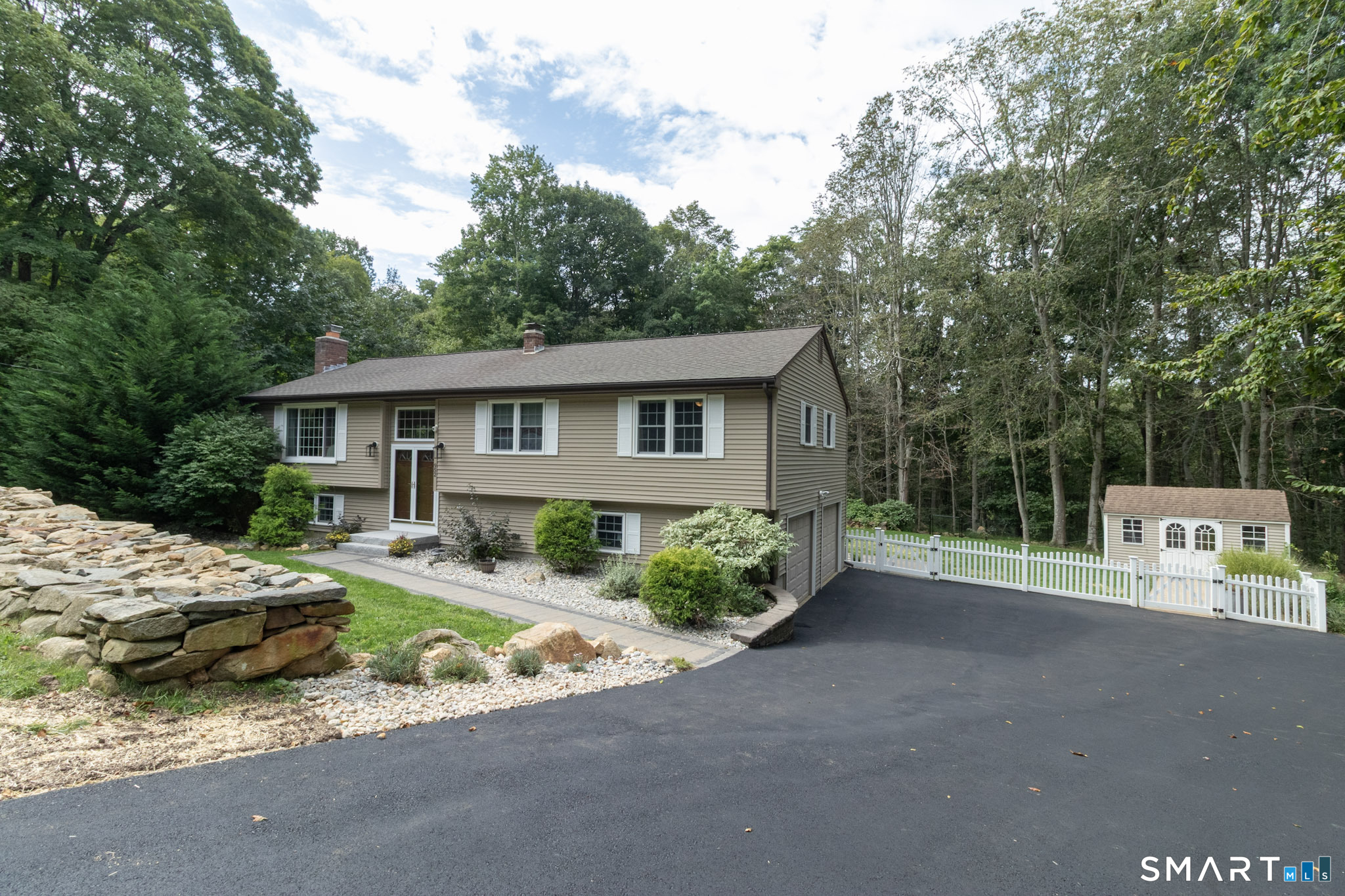 952 Maple Hill Road Guilford CT 06437