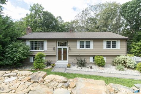 952 Maple Hill Road Guilford CT 06437