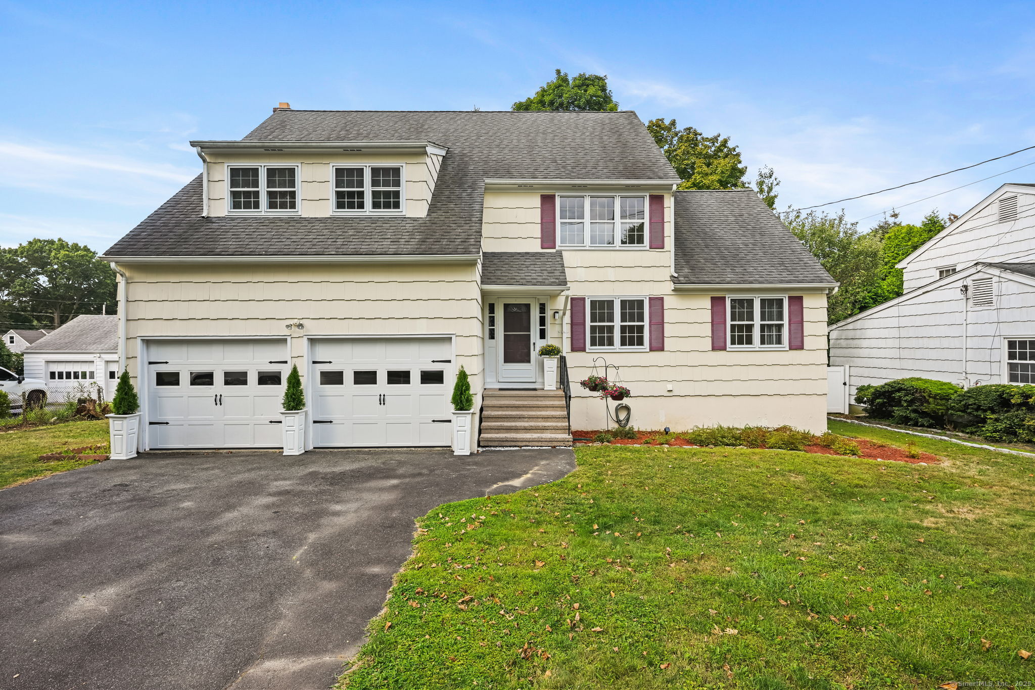 1009 High Street Fairfield CT 06824