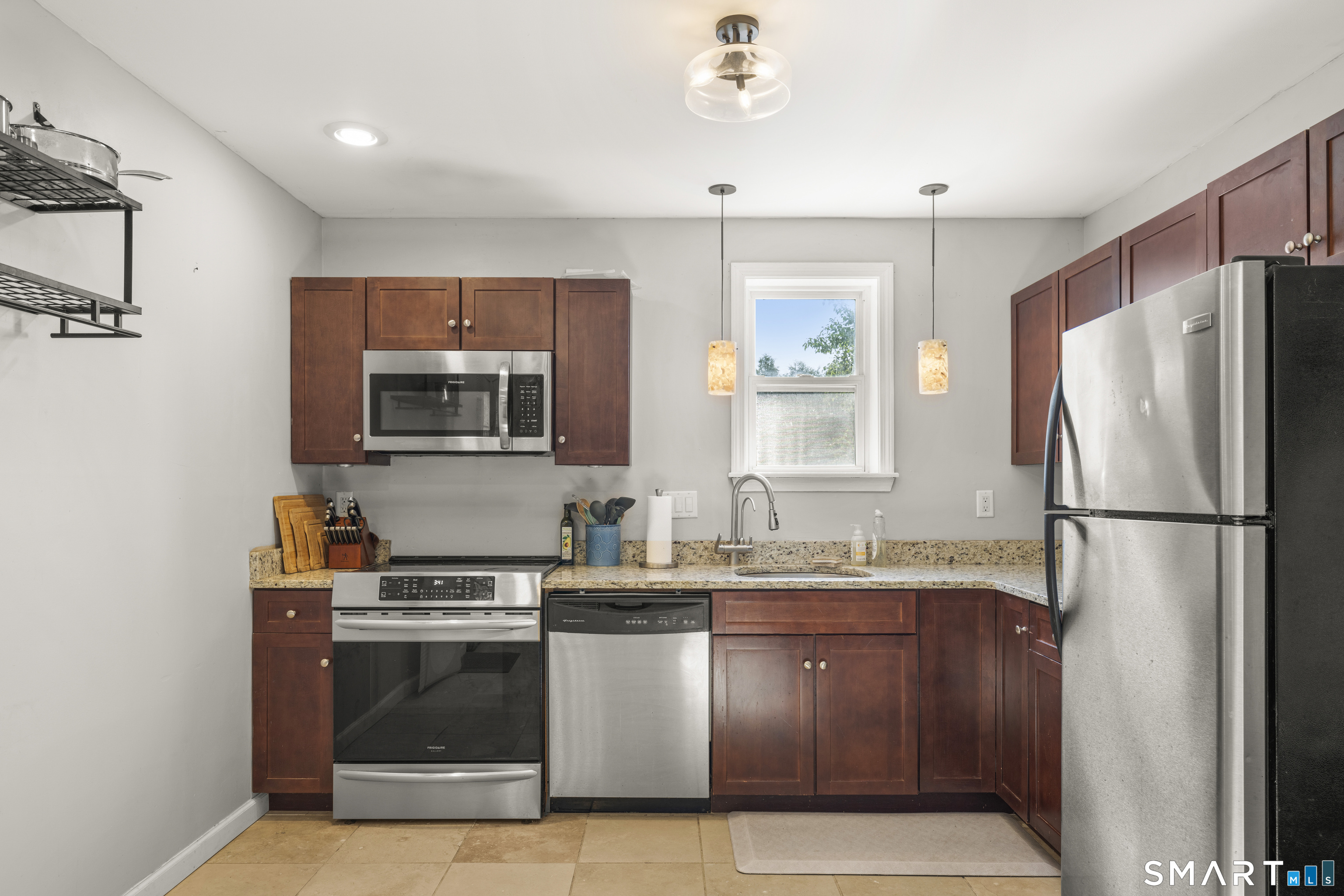 24 Greenfarms Lane Manchester CT 06040