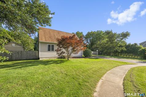 24 Greenfarms Lane Manchester CT 06040