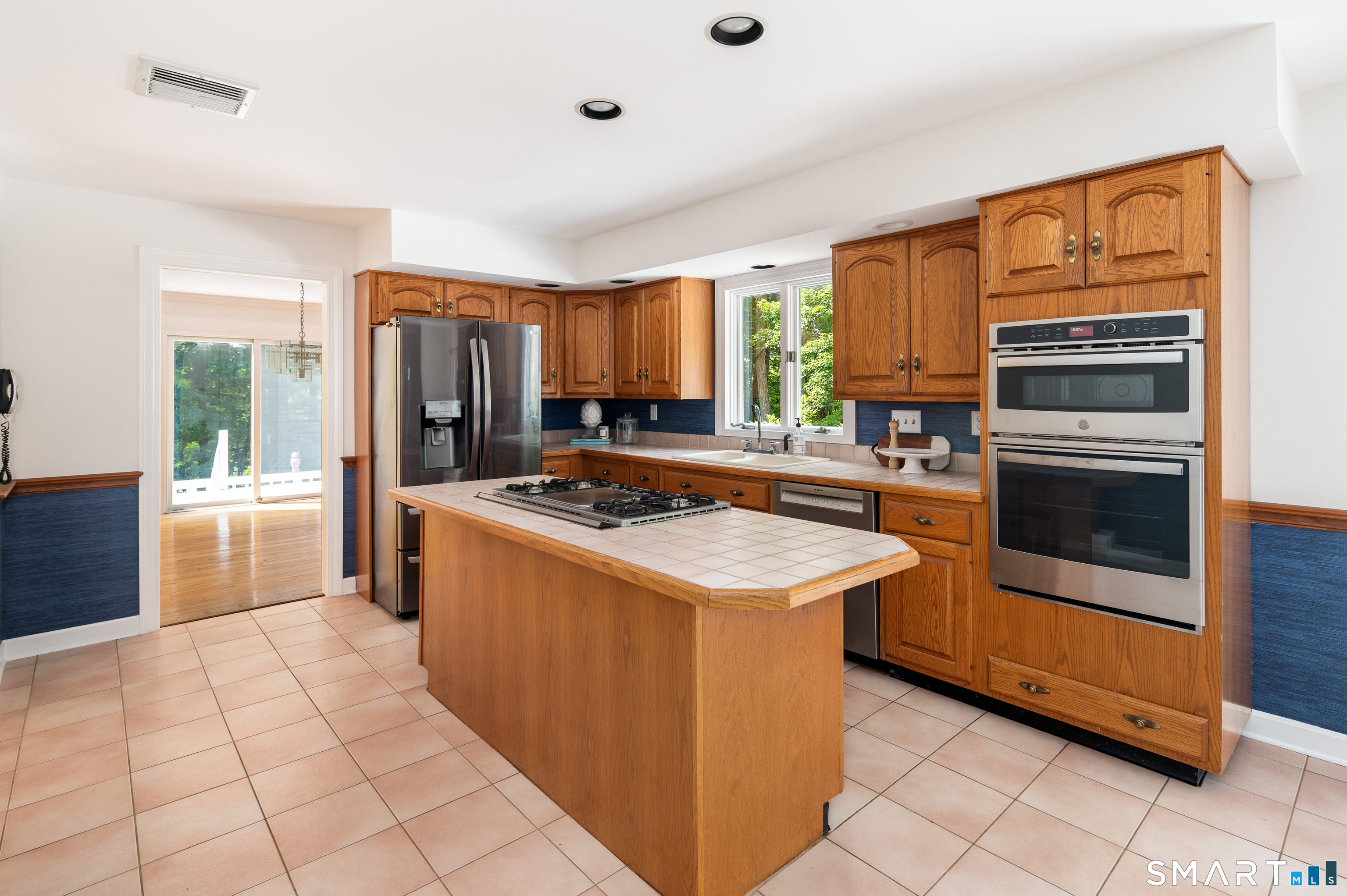 123 Cross Highway Redding CT 06896