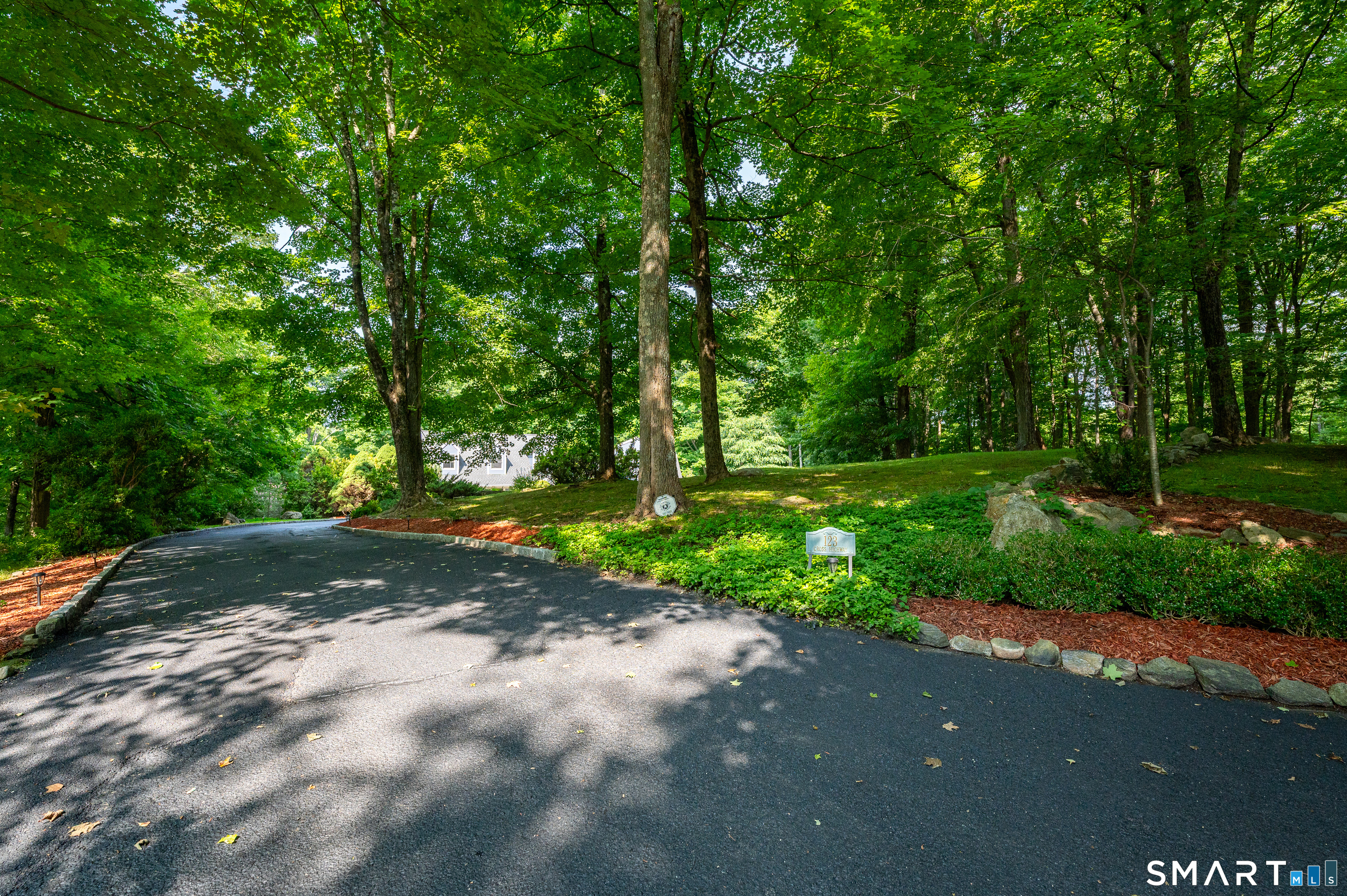 123 Cross Highway Redding CT 06896